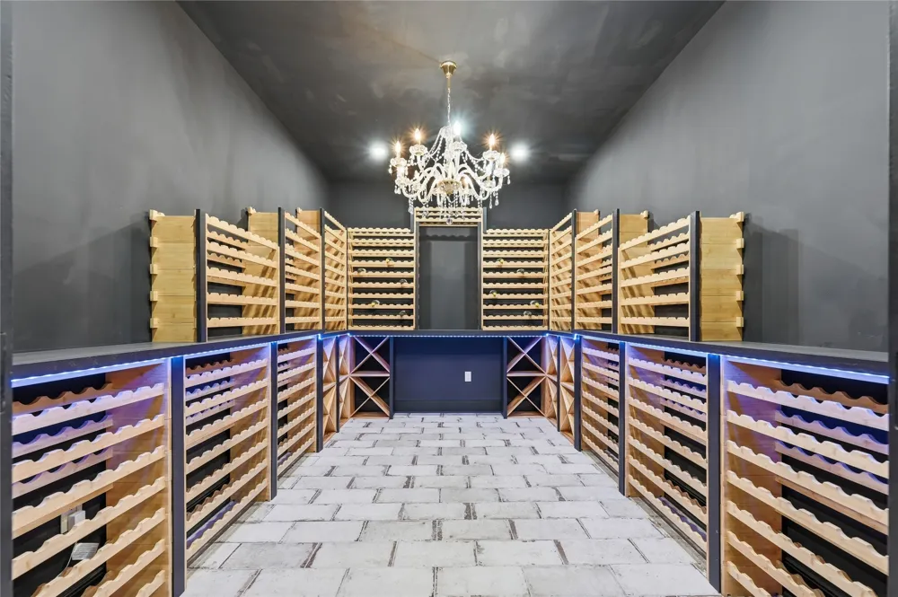 6941 Gaston Avenue Dallas, TX 75214