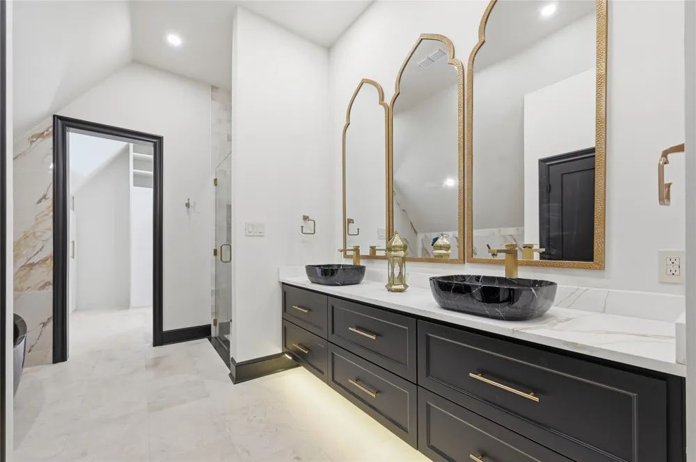 6941 Gaston Avenue Dallas, TX 75214