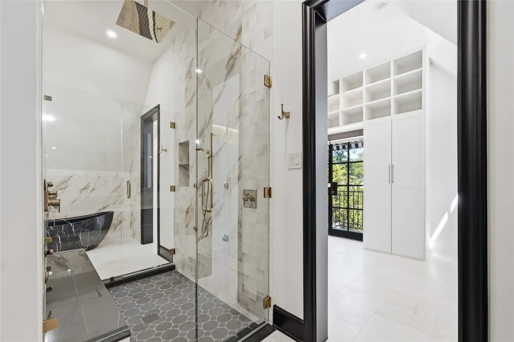 6941 Gaston Avenue Dallas, TX 75214