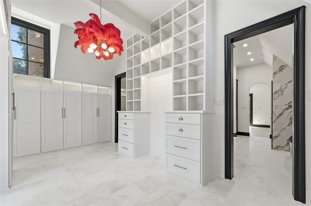 6941 Gaston Avenue Dallas, TX 75214