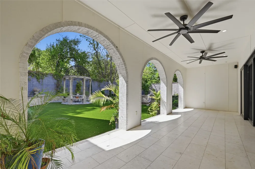 6941 Gaston Avenue Dallas, TX 75214