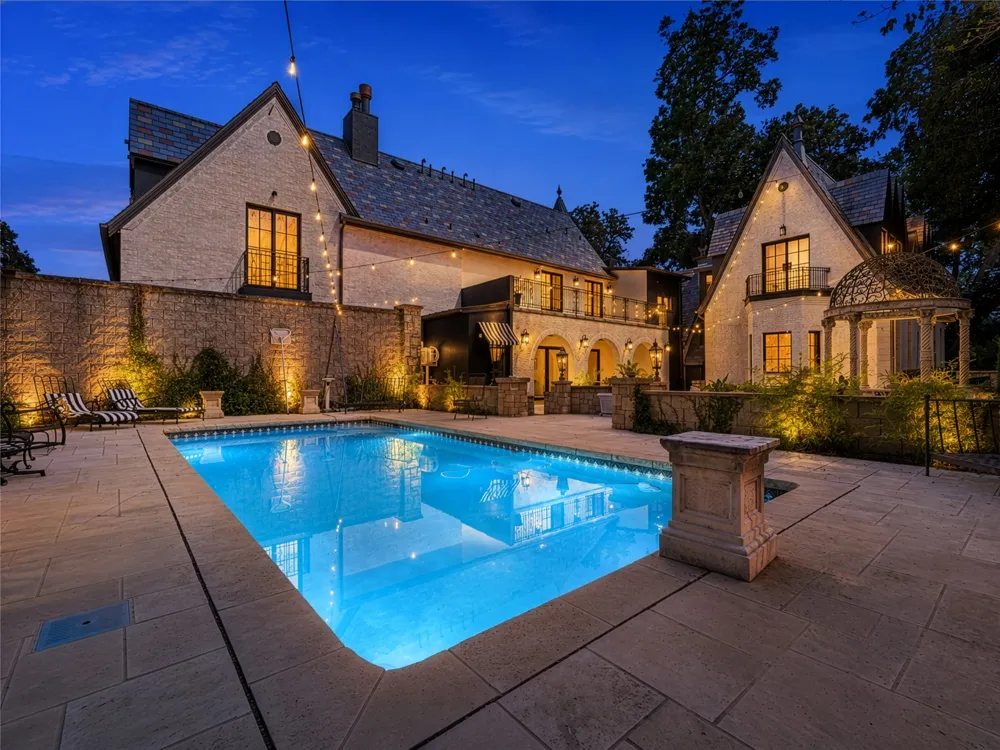 6941 Gaston Avenue Dallas, TX 75214