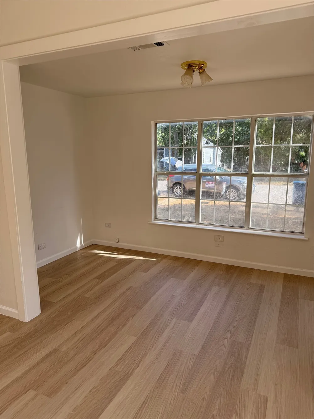 1217 W Walker Street Denison, TX 75020