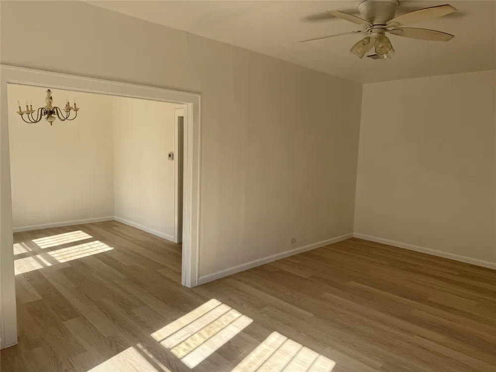 1217 W Walker Street Denison, TX 75020