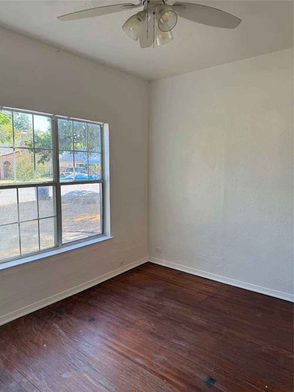 1217 W Walker Street Denison, TX 75020