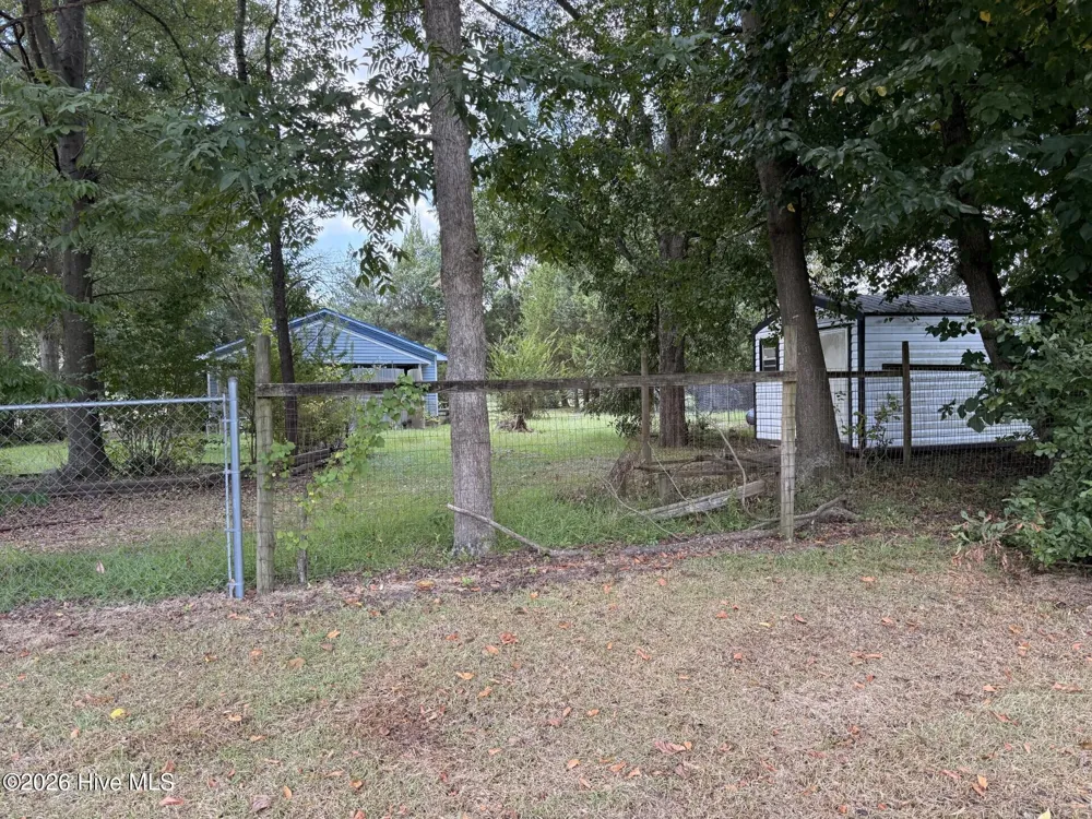 685 Snake Road Lumberton, NC 28358