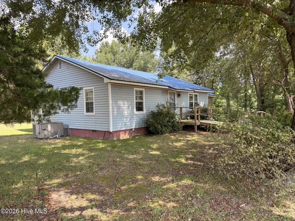 685 Snake Road Lumberton, NC 28358