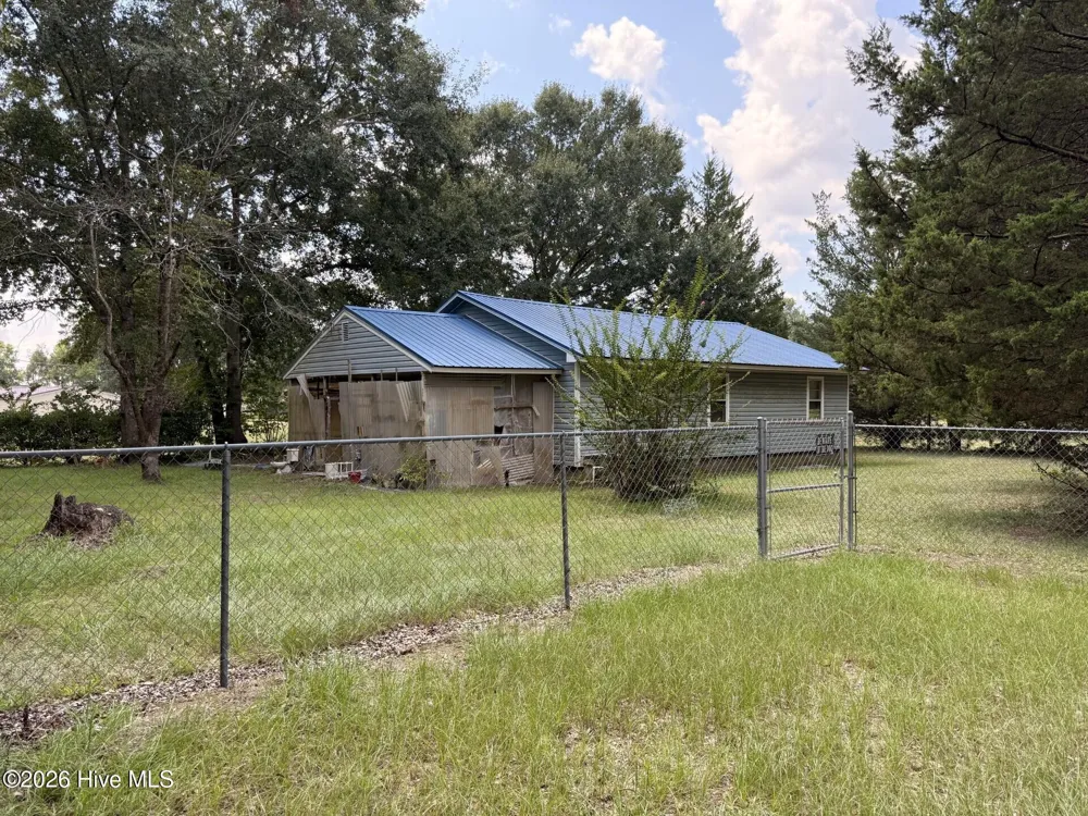 685 Snake Road Lumberton, NC 28358