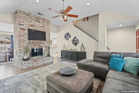 9219 BROXTON DR