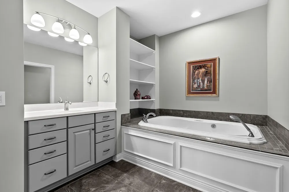 8874 Oak Meadow Cove Portage, MI 49024