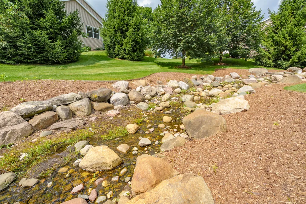 8874 Oak Meadow Cove Portage, MI 49024
