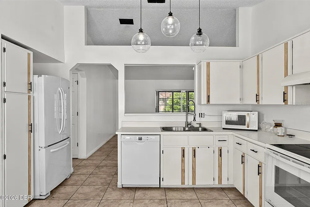 874 GOLDCOAST DRIVE Deltona, FL 32725