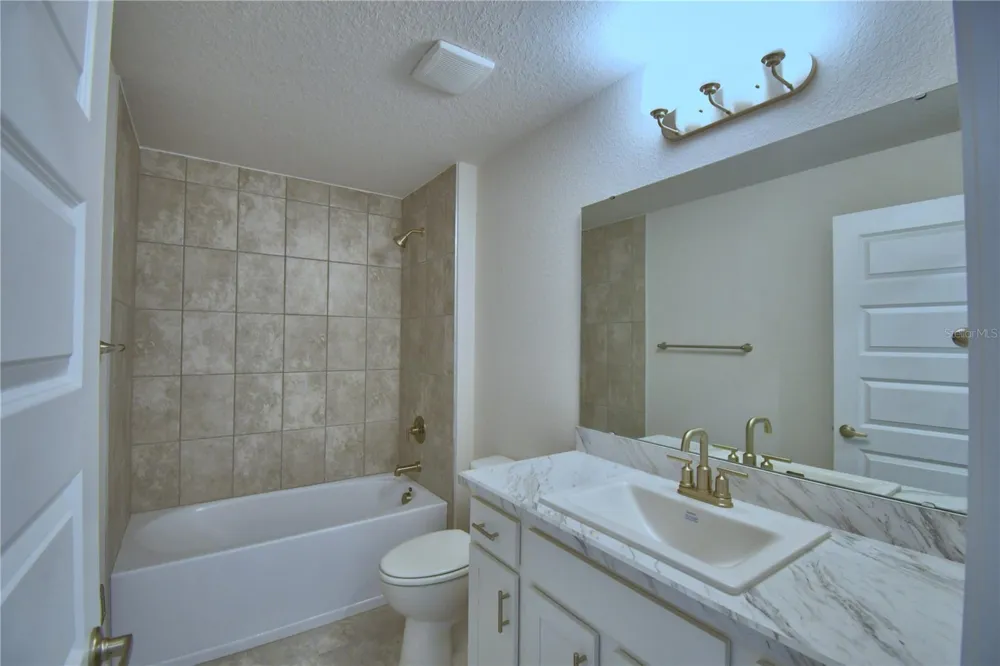 4620 CALAMINT LANE Auburndale, FL 33823
