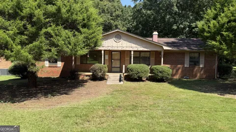 1305 Meadowood Lane