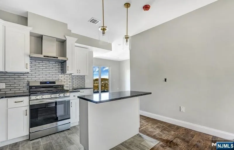 318 Dixon Avenue 202 Paterson, NJ 07501