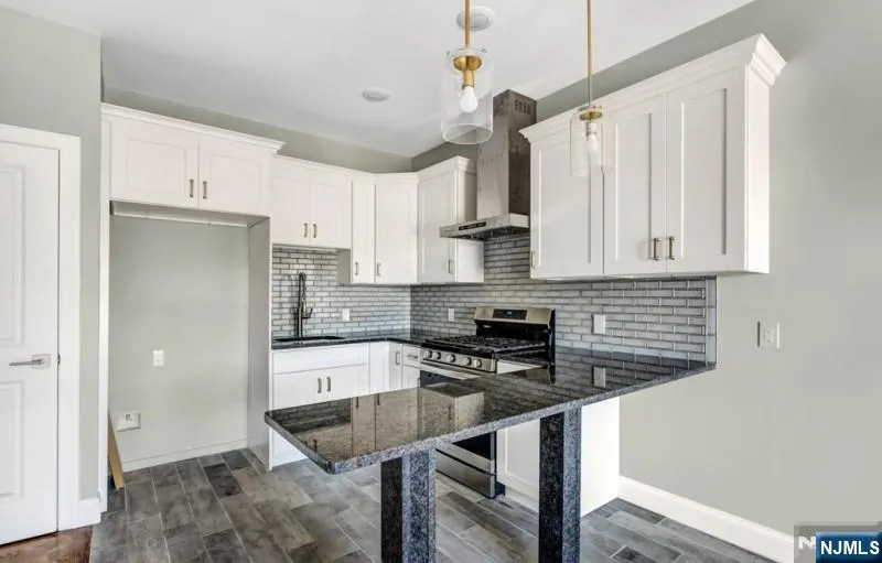 318 Dixon Avenue 202 Paterson, NJ 07501