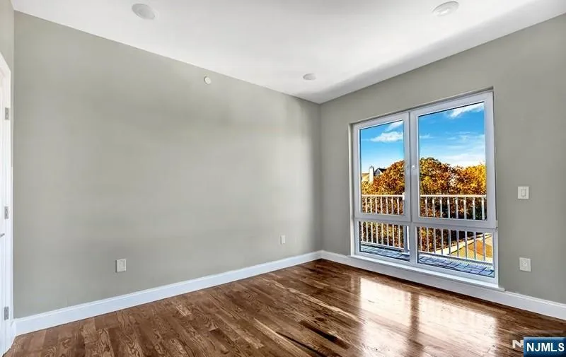 318 Dixon Avenue 202 Paterson, NJ 07501