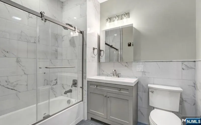 318 Dixon Avenue 202 Paterson, NJ 07501