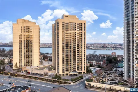 800 Palisade Avenue 1804