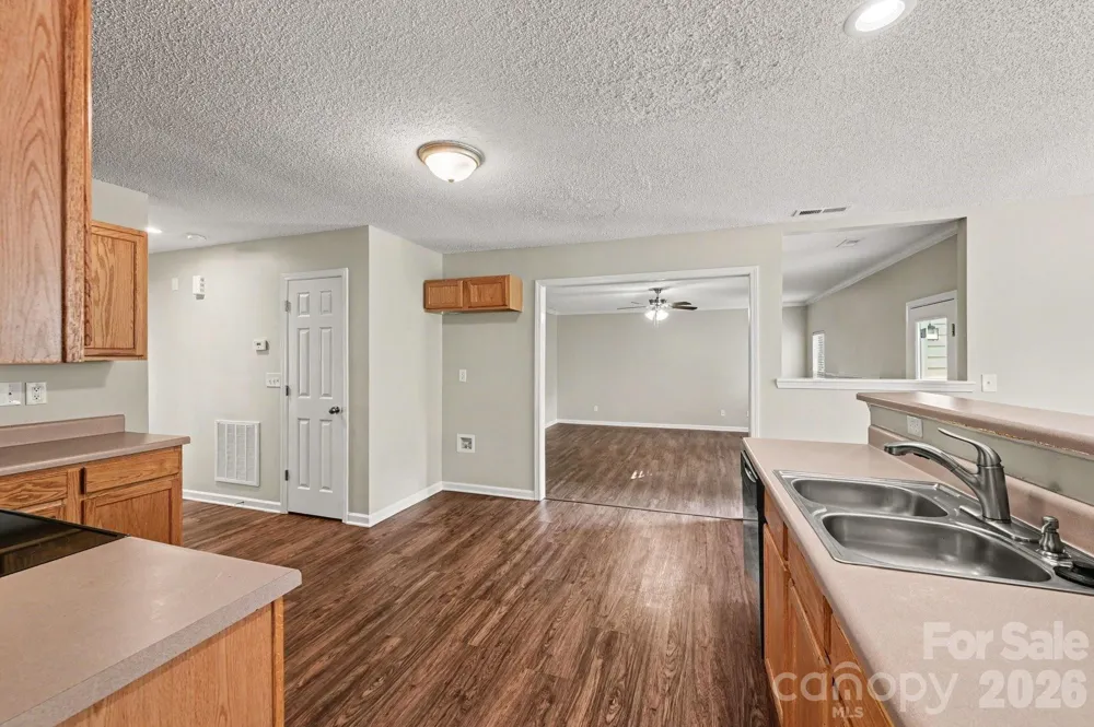 11008 Padderborn Court Charlotte, NC 28215
