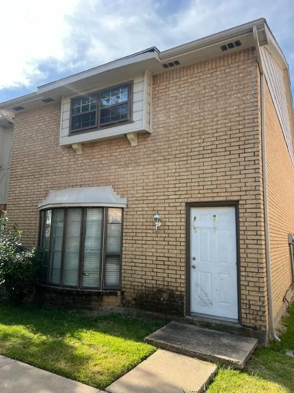 99 W Mountain Creek Drive #14 Grand Prairie, TX 75052