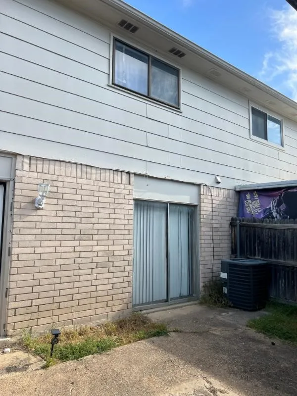 99 W Mountain Creek Drive #14 Grand Prairie, TX 75052