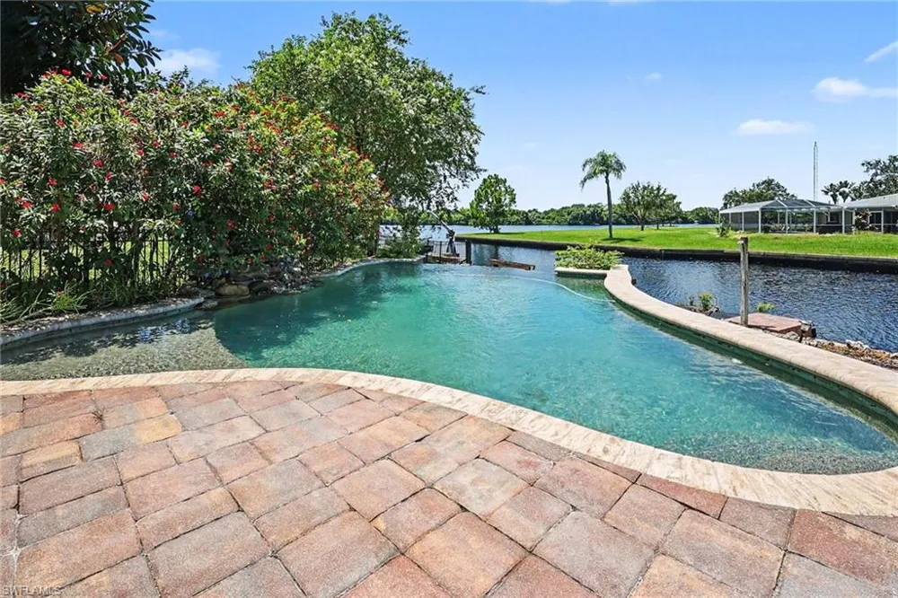 18071 Traverse Drive Alva, FL 33920