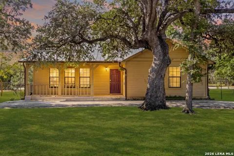 1129 BANDERA BLVD