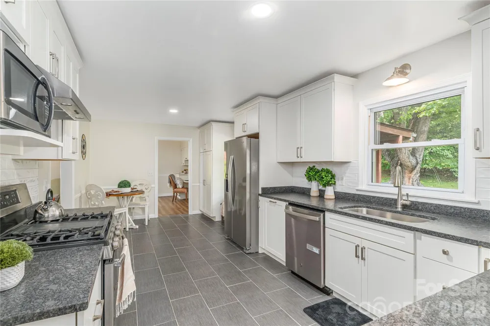 102 Azalea Drive Waynesville, NC 28786