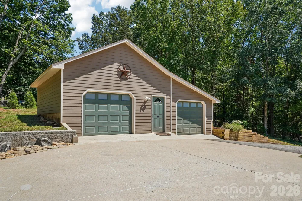 158 Mallard Drive Columbus, NC 28722