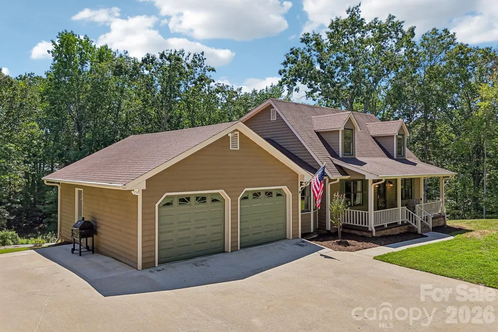 158 Mallard Drive Columbus, NC 28722