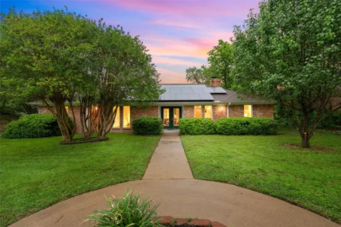 3301 Loma Vista Drive