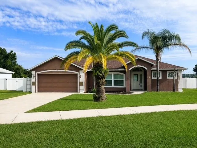 309 GENTLE BREEZE DRIVE Minneola, FL 34715