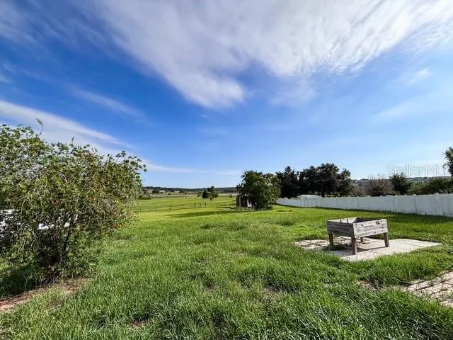 309 GENTLE BREEZE DRIVE Minneola, FL 34715