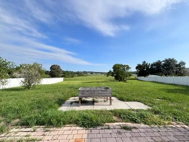 309 GENTLE BREEZE DRIVE Minneola, FL 34715