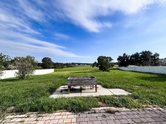 309 GENTLE BREEZE DRIVE Minneola, FL 34715