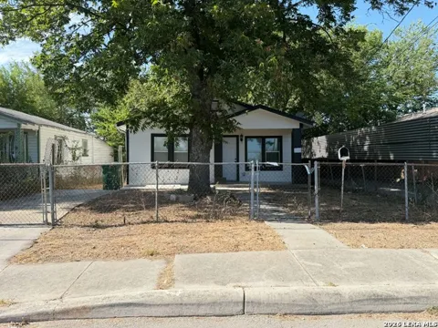 3022 EL PASO ST