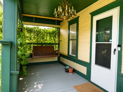 30 4th Avenue SE