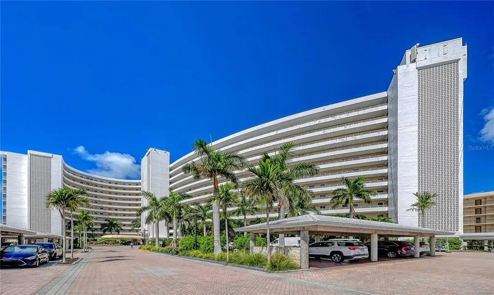 6300 MIDNIGHT PASS ROAD #809 Sarasota, FL 34242