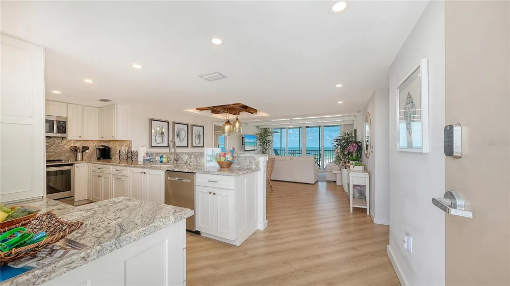 6300 MIDNIGHT PASS ROAD #809 Sarasota, FL 34242