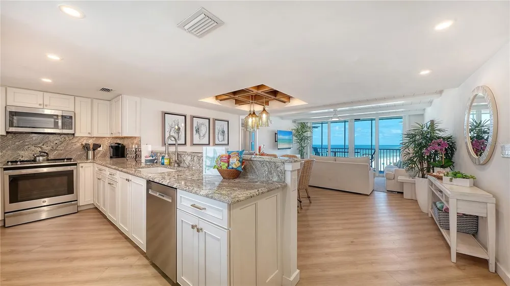 6300 MIDNIGHT PASS ROAD #809 Sarasota, FL 34242