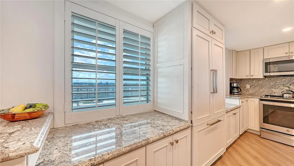 6300 MIDNIGHT PASS ROAD #809 Sarasota, FL 34242