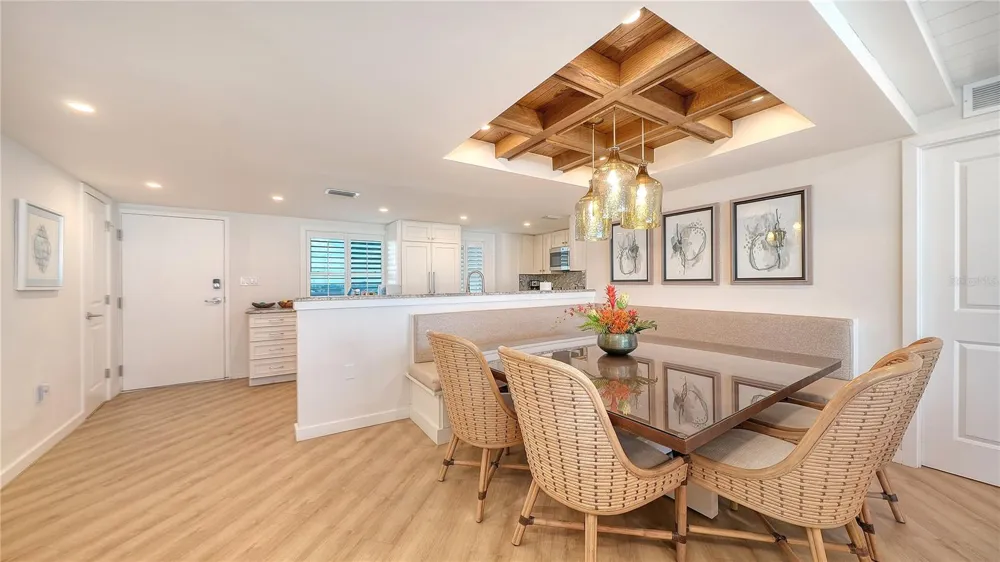 6300 MIDNIGHT PASS ROAD #809 Sarasota, FL 34242