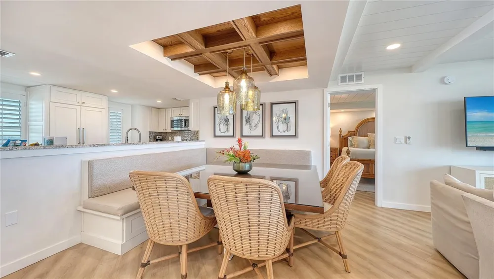 6300 MIDNIGHT PASS ROAD #809 Sarasota, FL 34242