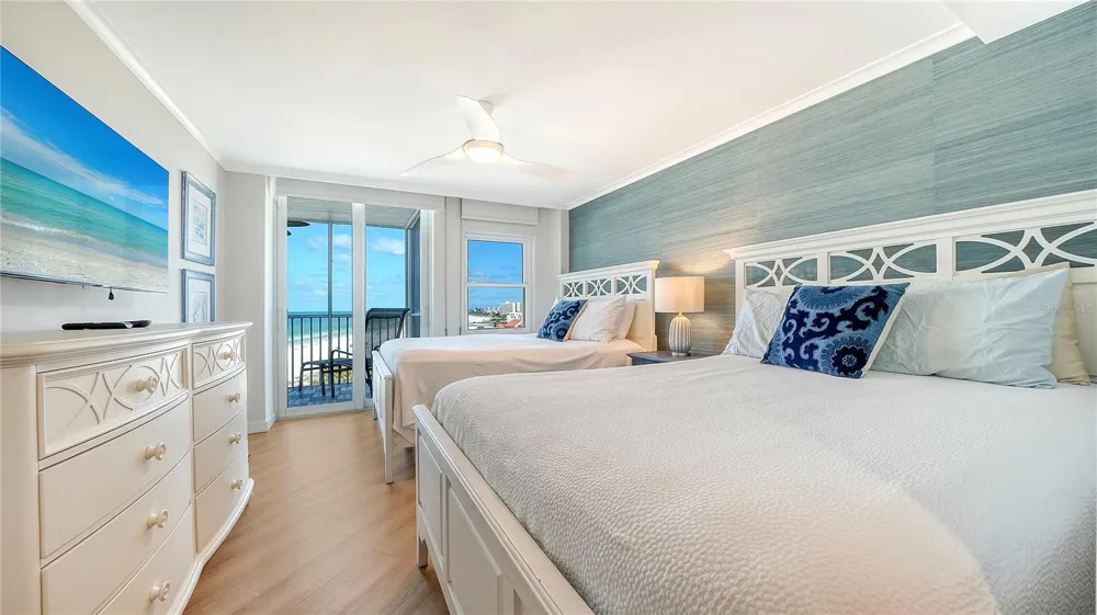 6300 MIDNIGHT PASS ROAD #809 Sarasota, FL 34242