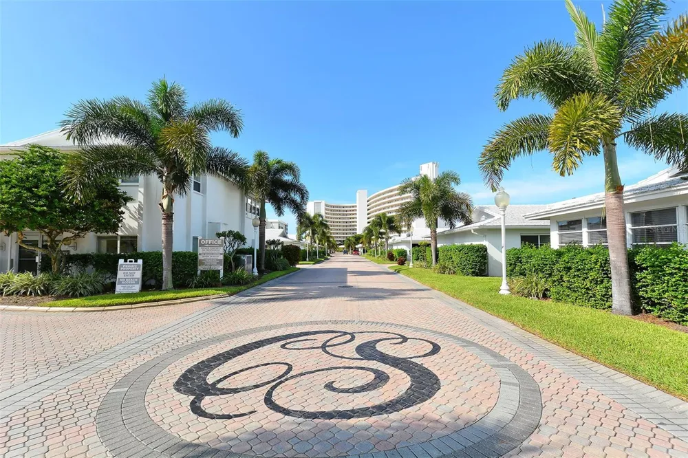 6300 MIDNIGHT PASS ROAD #809 Sarasota, FL 34242