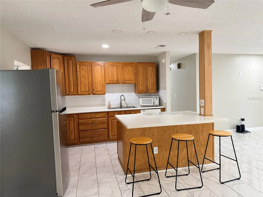 8209 VASSAR CIRCLE Tampa, FL 33634
