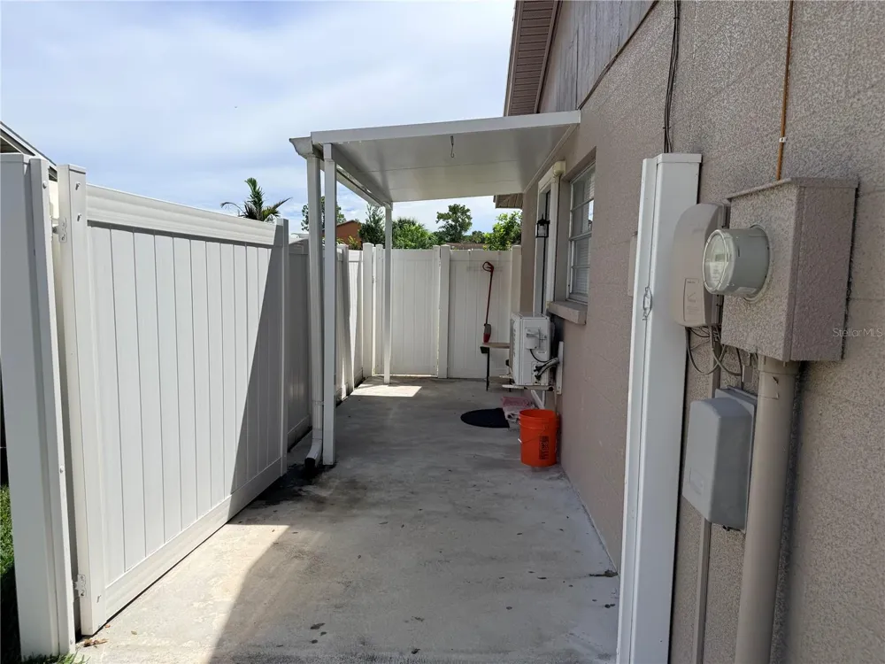 8209 VASSAR CIRCLE Tampa, FL 33634