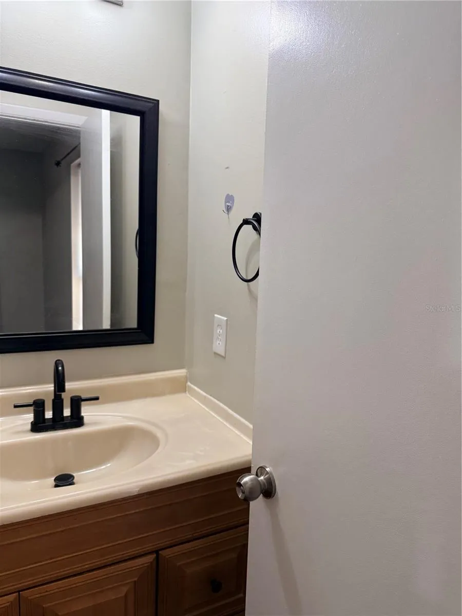 8209 VASSAR CIRCLE Tampa, FL 33634