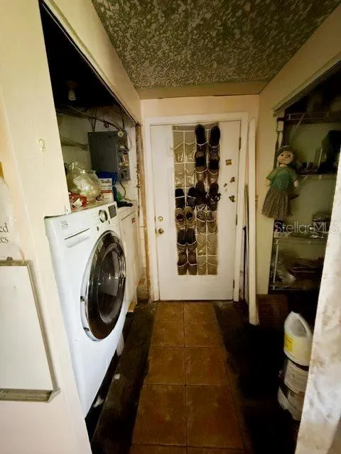 133 E 145TH AVENUE Tampa, FL 33613